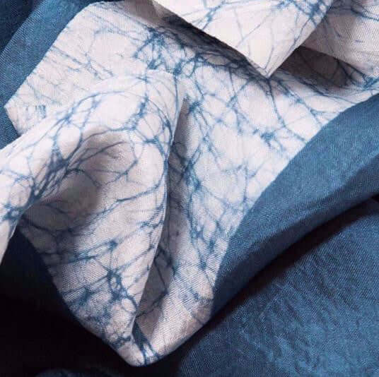 AYAN GRAY SILK SCARF - MENZER HAJIYEVA